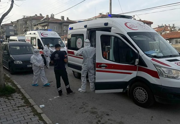 Bir aile daha zehirlendi!: Yedikten bir süre sonra fenalaştılar…